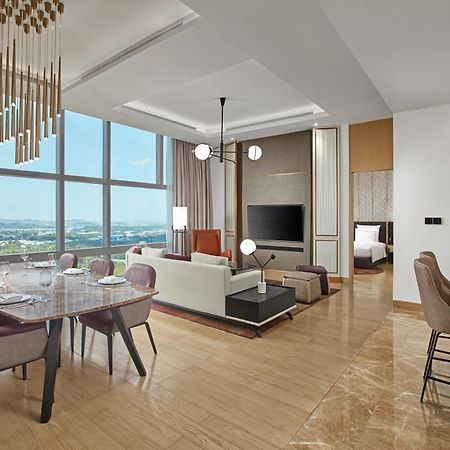 Swissotel Clark Philippines Clark Field Экстерьер фото